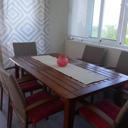 Juhart Apartamento Nin