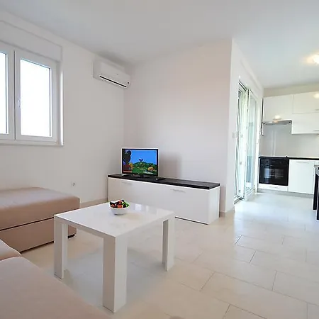 Juhart Apartment *
